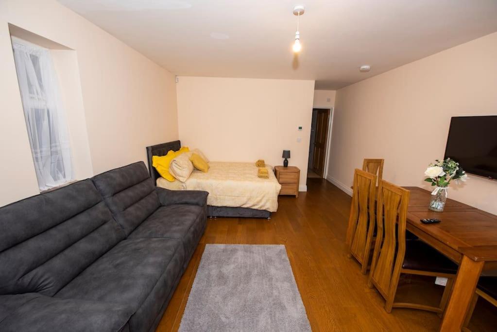 Appartement Littlefold à Northwood  Extérieur photo